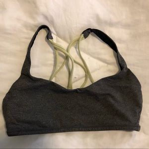 Lululemon sports bra size 6